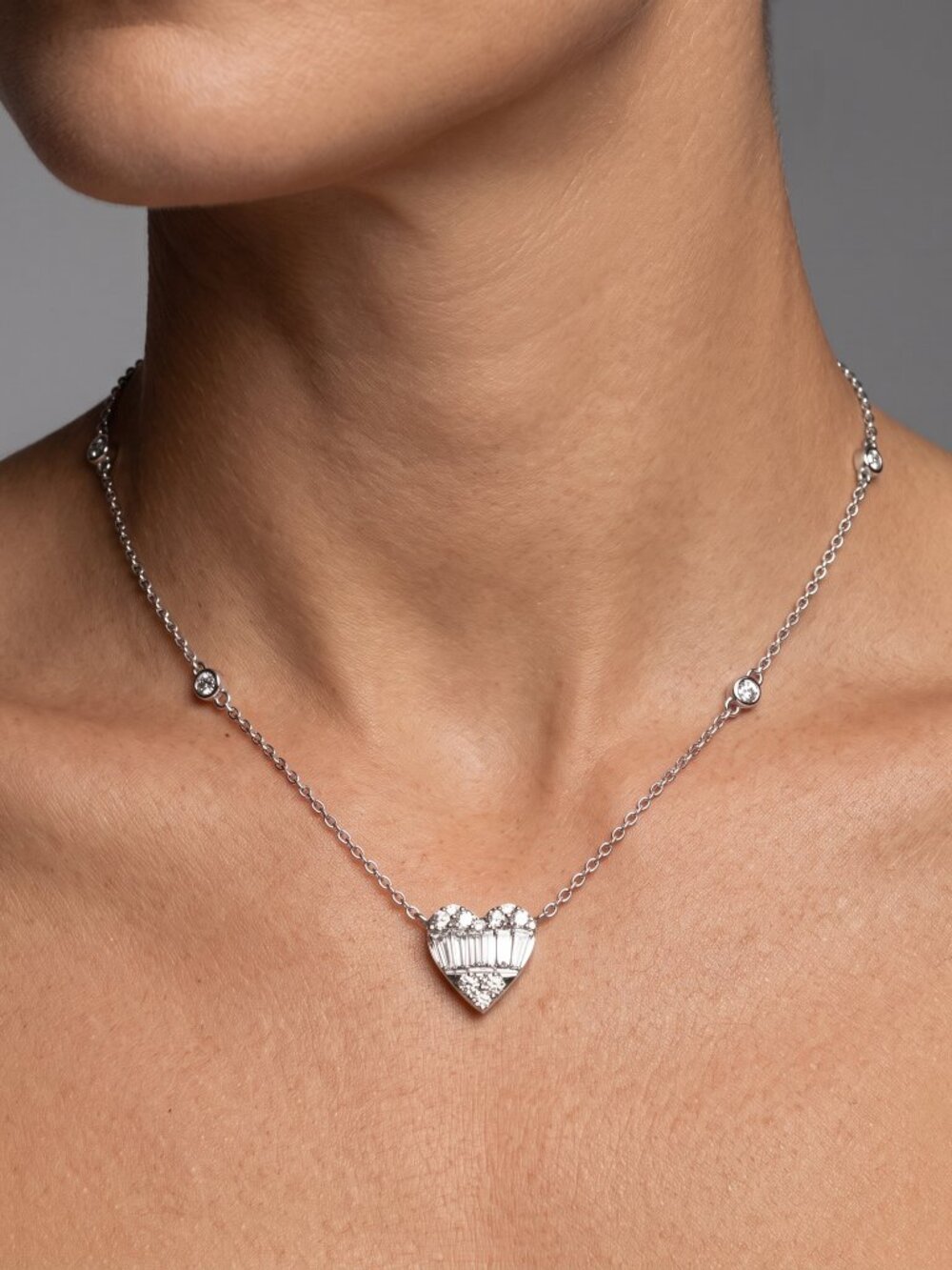 Heart Shape 18K White Gold Diamond Necklace - Picture 7 of 8